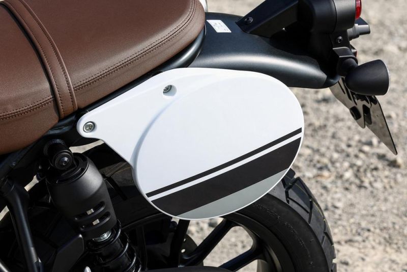 Rear Side Cover Stripe