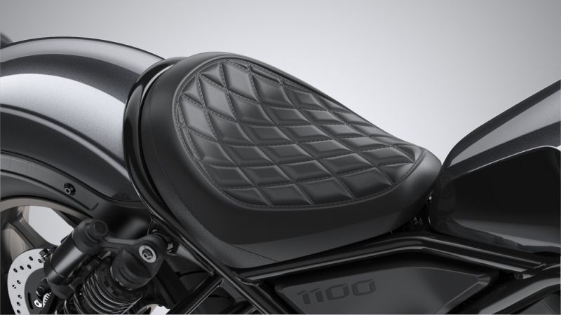 Diamond Stitched Main Seat (Black)